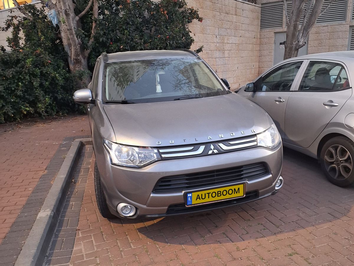 Mitsubishi Outlander 2nd hand, 2013, private hand