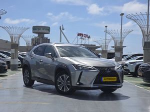 Lexus UX, 2021, photo