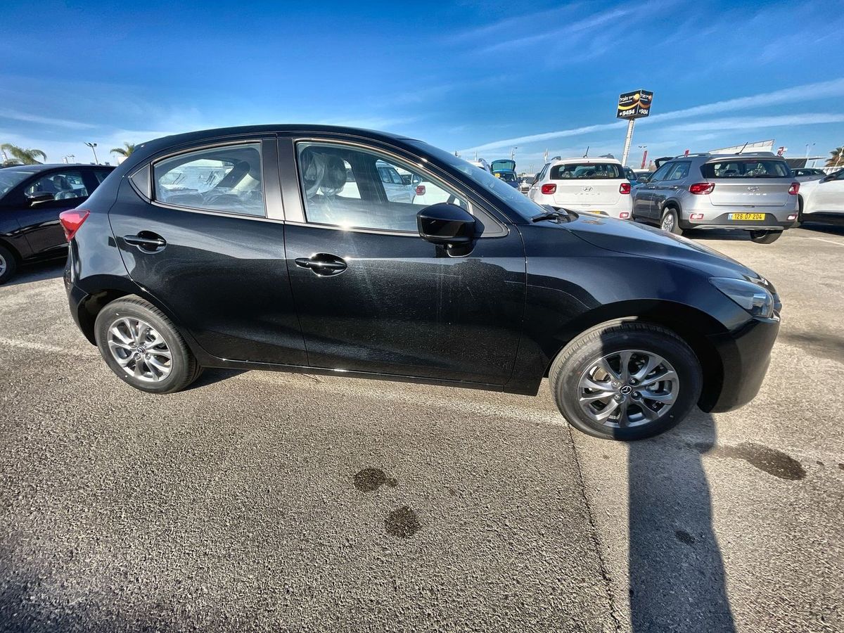 Mazda 2 nouvelle voiture, 2025