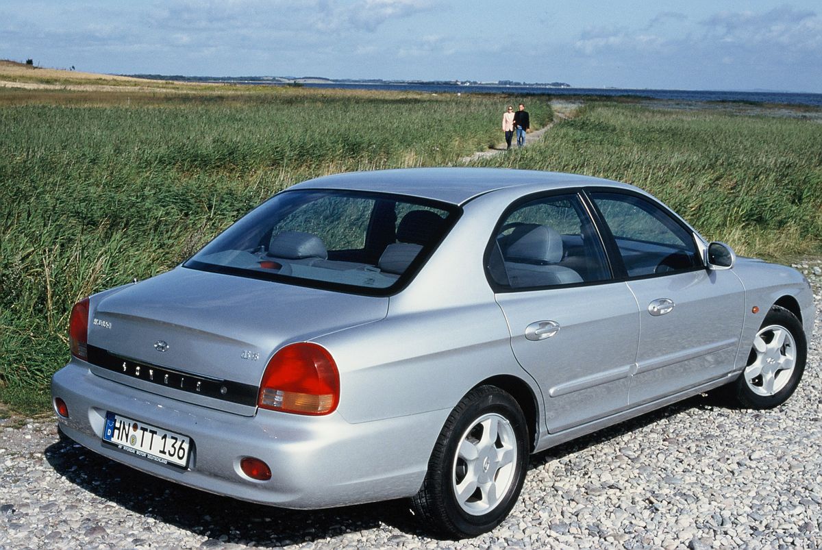 Hyundai Sonata 1998. Carrosserie, extérieur. Berline, 4 génération
