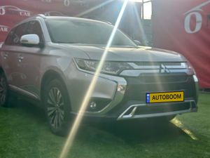 Mitsubishi Outlander, 2019, photo