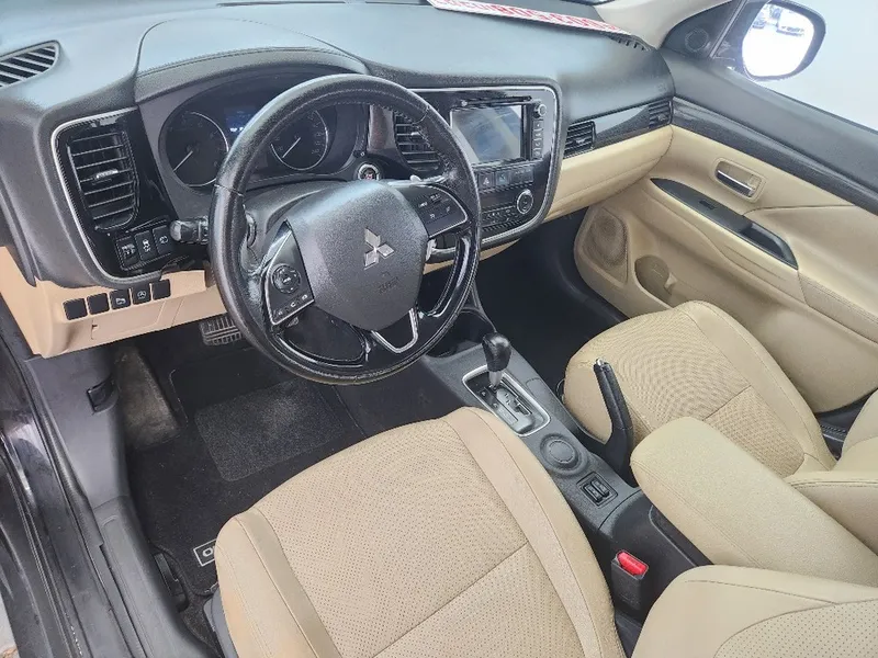 Mitsubishi Outlander 2nd hand, 2017
