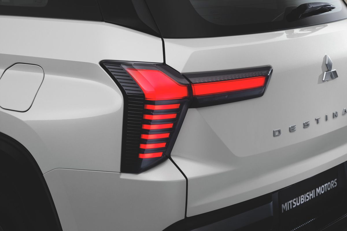 Mitsubishi Destinator 2025. Задние фонари. Внедорожник 5 дв., 1 поколение