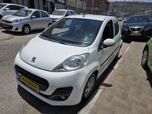 Peugeot 107, 2013, фото