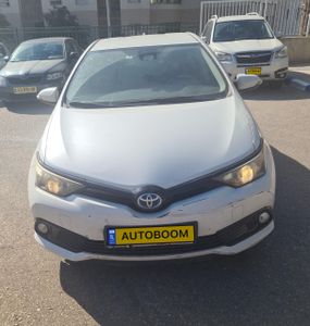 Toyota Auris, 2018, photo