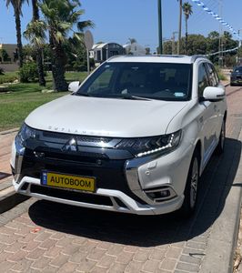 Mitsubishi Outlander, 2021, photo