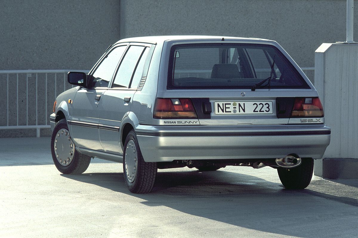 ניסאן סאני 1990. מרכב, צורה. האצ'בק 5 דלתות, 7 דור