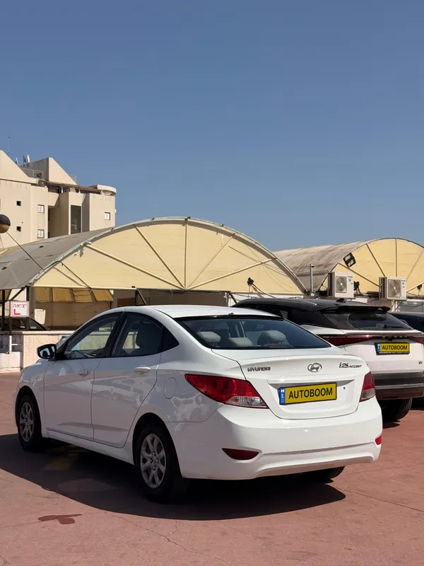 Hyundai i25 2ème main, 2012