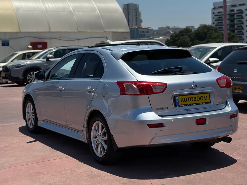 Mitsubishi Lancer 2nd hand, 2016