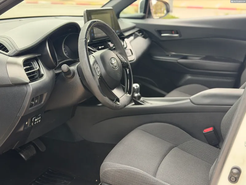Toyota C-HR с пробегом, 2018, частная