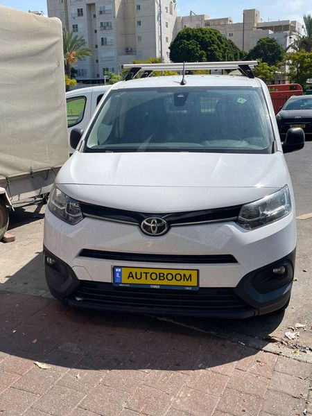 Toyota ProAce City с пробегом, 2023, частная рука