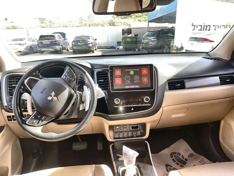 Mitsubishi Outlander 2nd hand, 2020