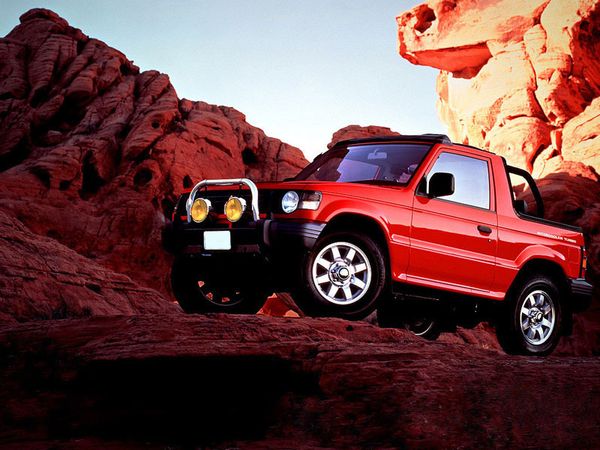 Mitsubishi Pajero 1997. Кузов, экстерьер. Внедорожник открытый, 2 поколение, рестайлинг