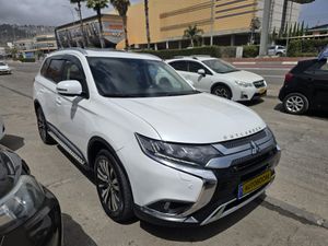 Mitsubishi Outlander, 2019, фото