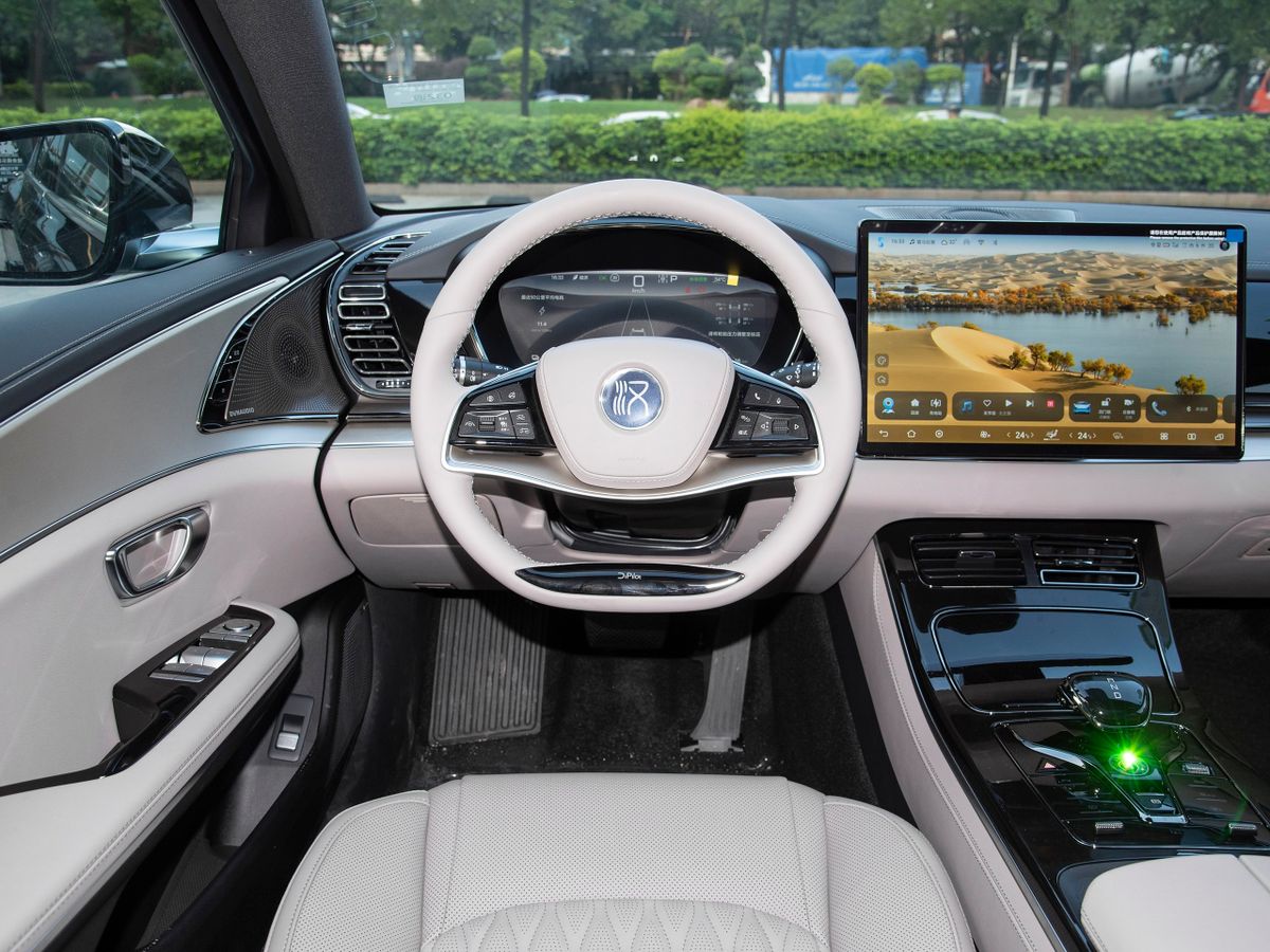 BYD Han 2024. Панель приборов. Седан, 1 поколение, рестайлинг 2