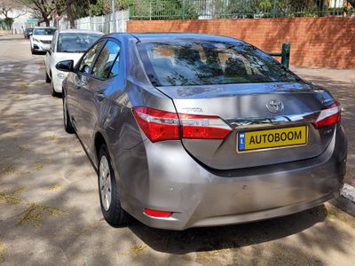 Toyota Corolla с пробегом, 2014