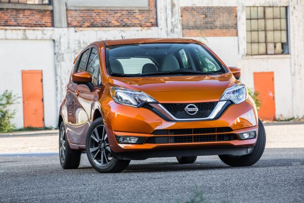 Nissan Note 2016. Carrosserie, extérieur. Hatchback 5-portes, 2 génération, restyling