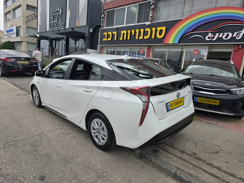 Toyota Prius 2nd hand, 2019, private