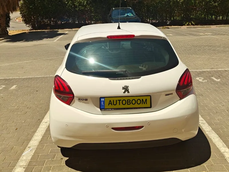 Peugeot 208 2nd hand, 2016, private