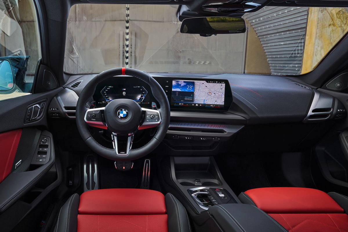 BMW 2 series 2024. Передние сидения. Седан, 2 поколение