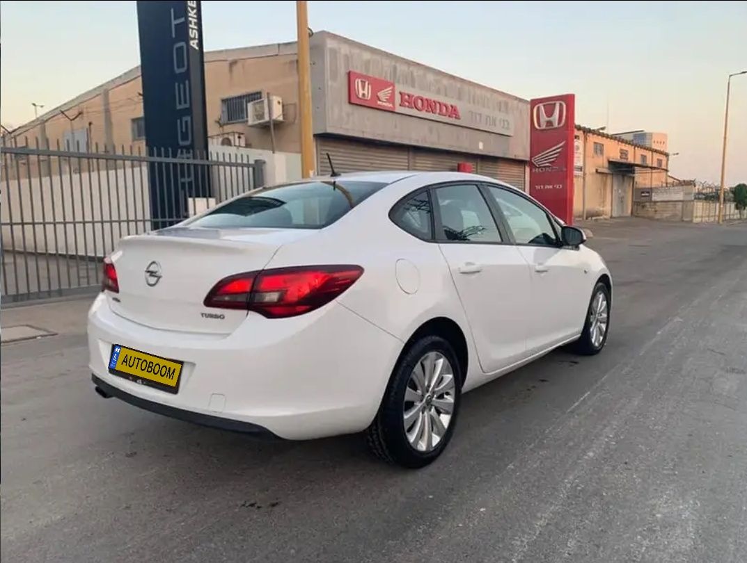 Opel Astra с пробегом, 2013, частная рука