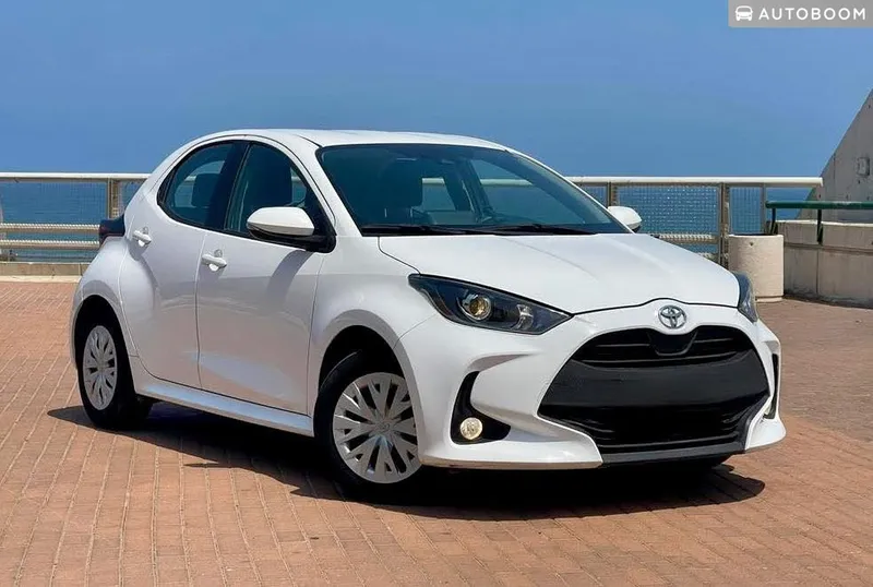 Toyota Yaris 2nd hand, 2021