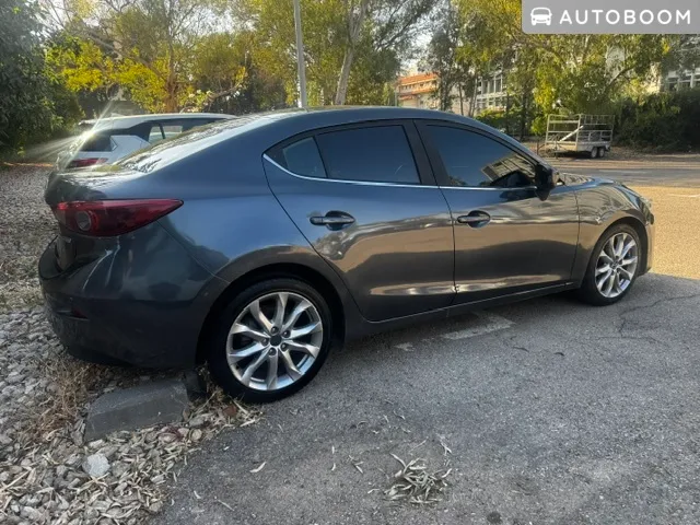 Mazda 3 с пробегом, 2017
