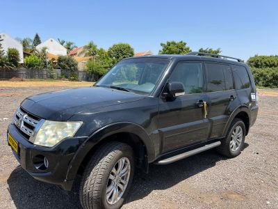 Mitsubishi Pajero 2ème main, 2011, main privée