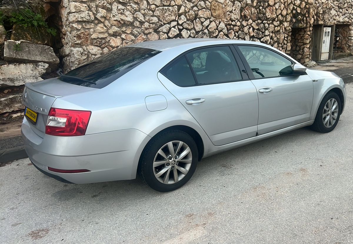 סקודה אוקטביה יד 2 רכב, 2019, פרטי