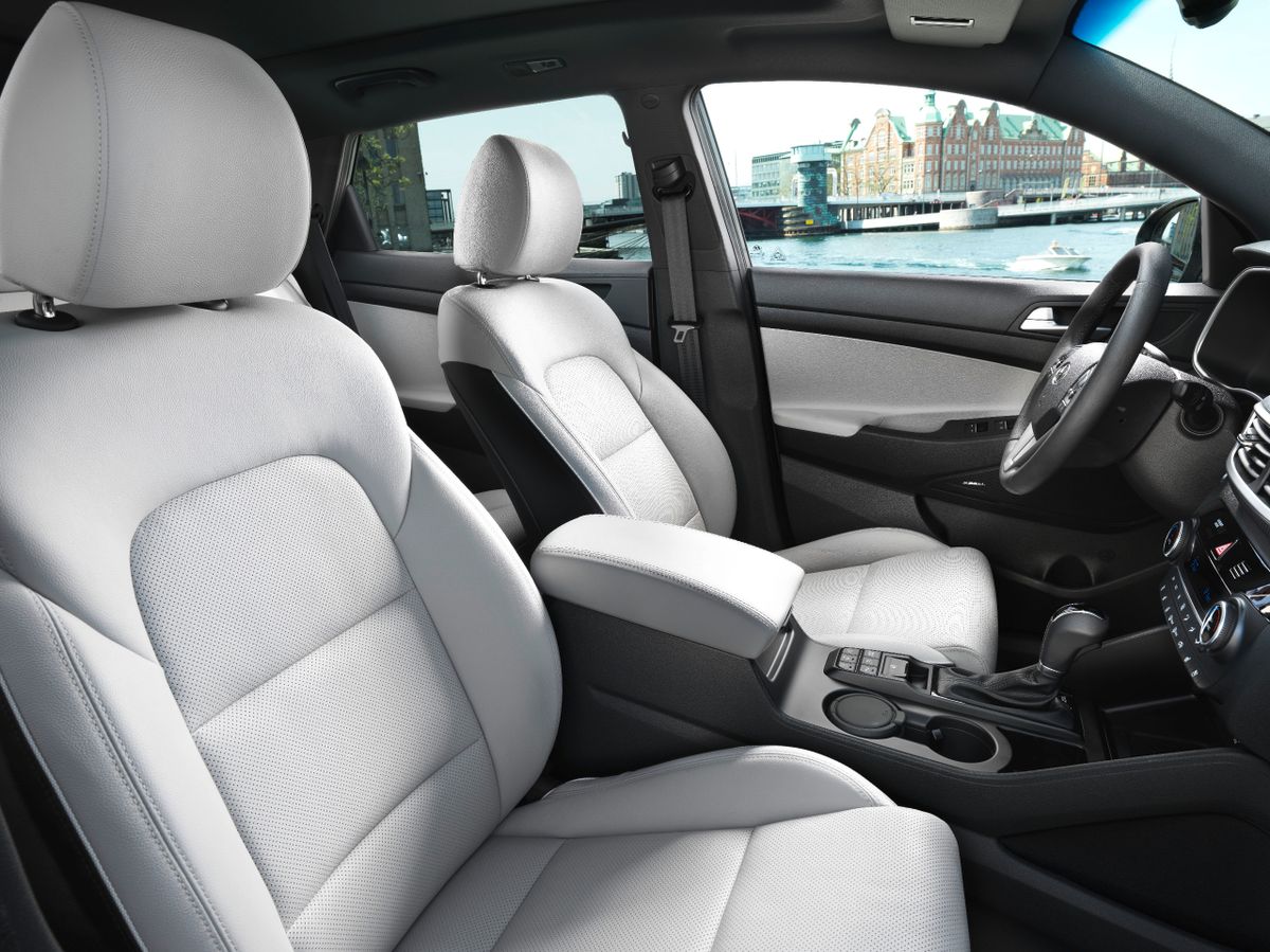 Hyundai Tucson 2018. Front seats. SUV 5-doors, 3 generation, restyling