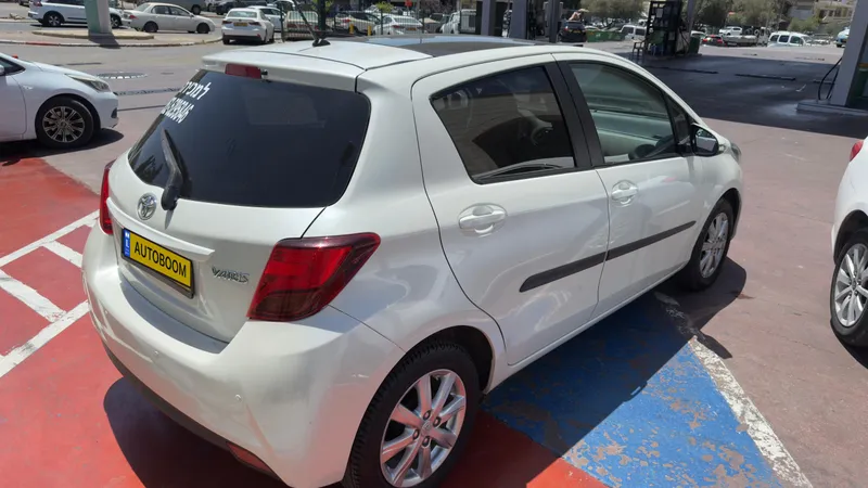 Toyota Yaris с пробегом, 2017, частная рука