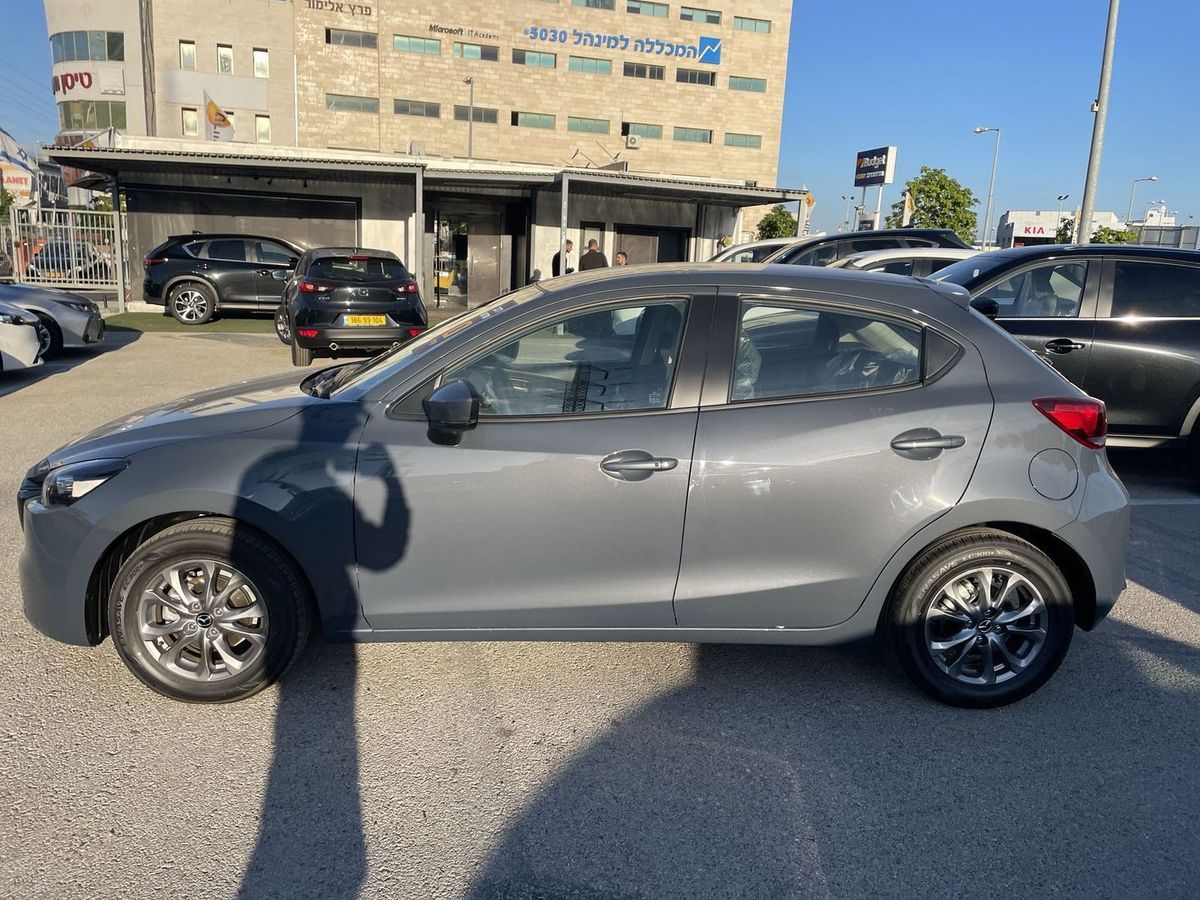 Mazda 2 nouvelle voiture, 2025