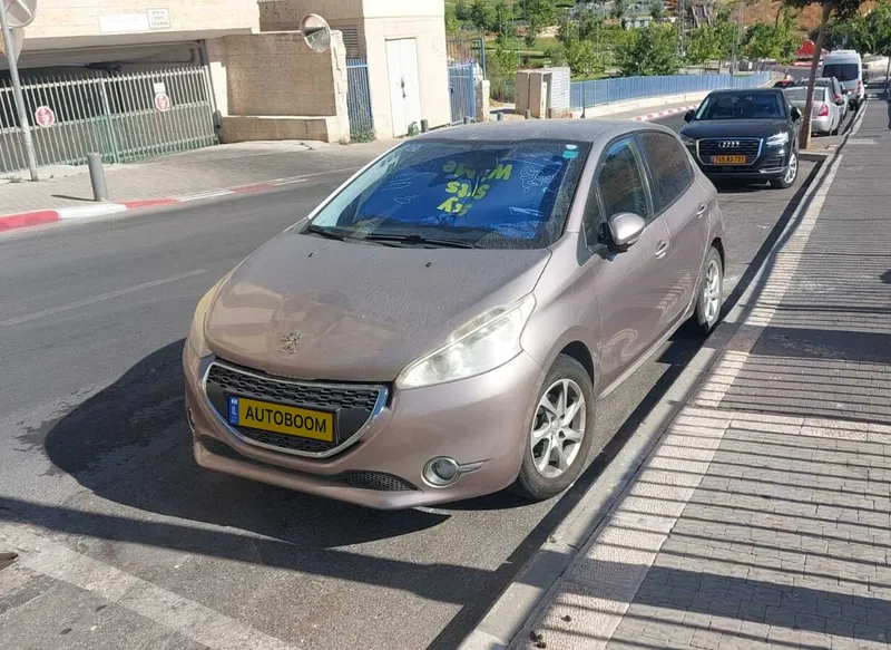 Peugeot 208 2nd hand, 2014, private hand