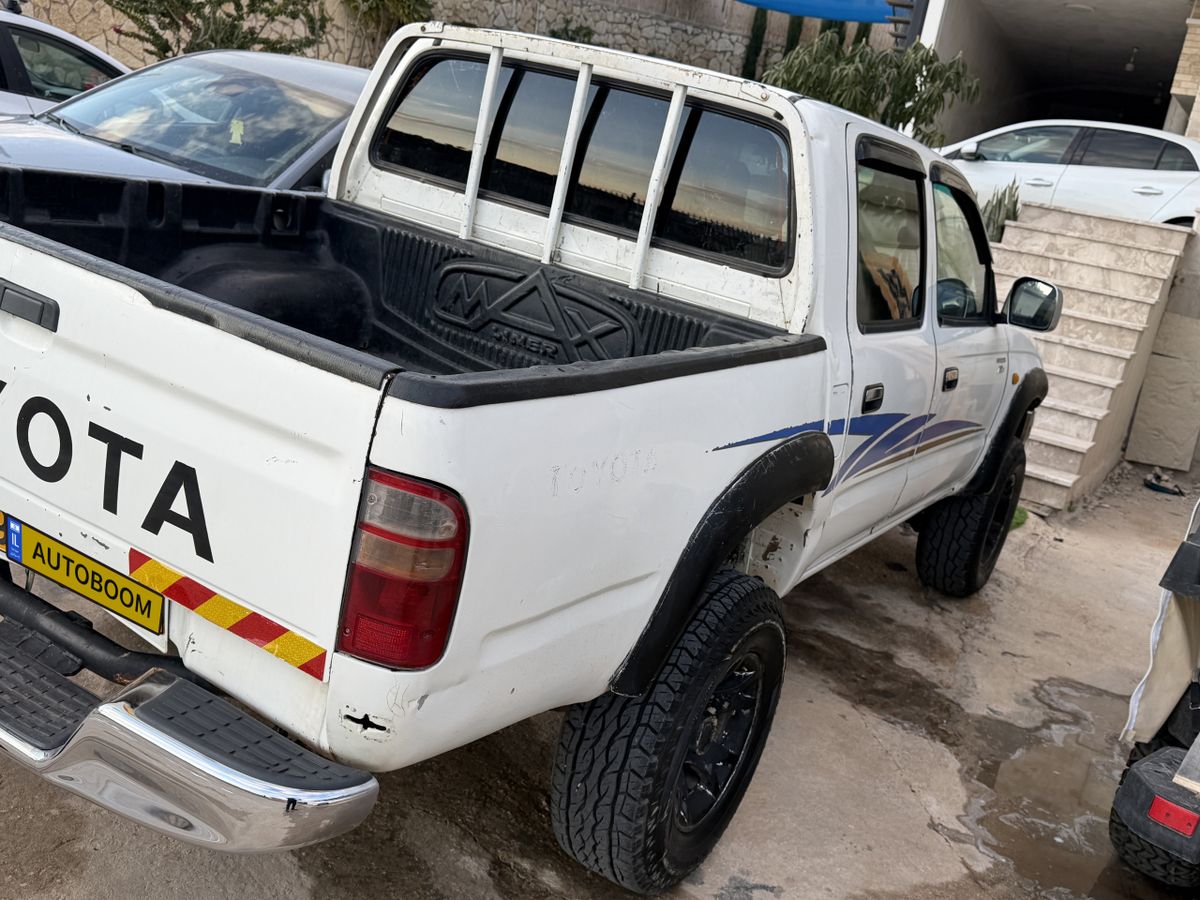 Toyota Hilux с пробегом, 2005