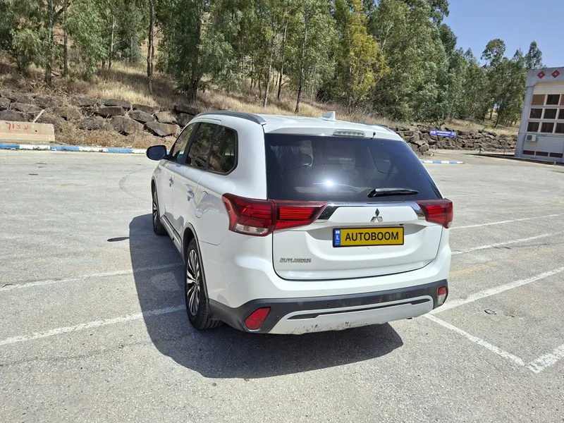 Mitsubishi Outlander 2nd hand, 2021, private hand