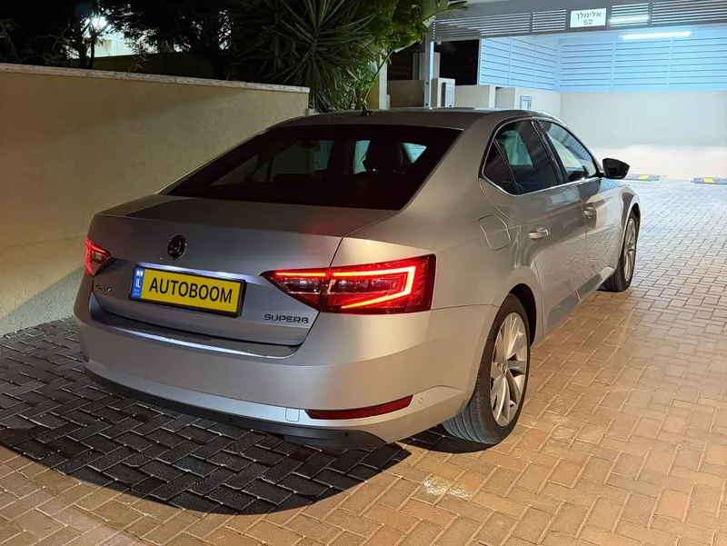 סקודה סופרב יד 2 רכב, 2019, פרטי