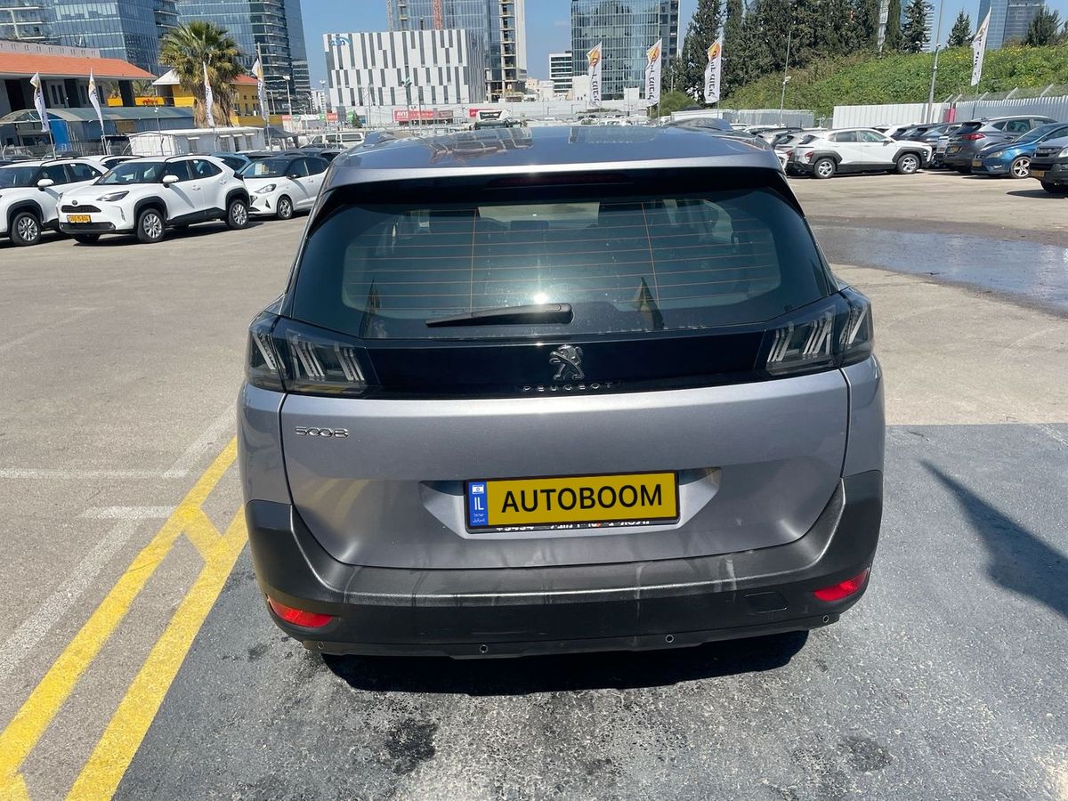 Peugeot 5008 2nd hand, 2021, private hand