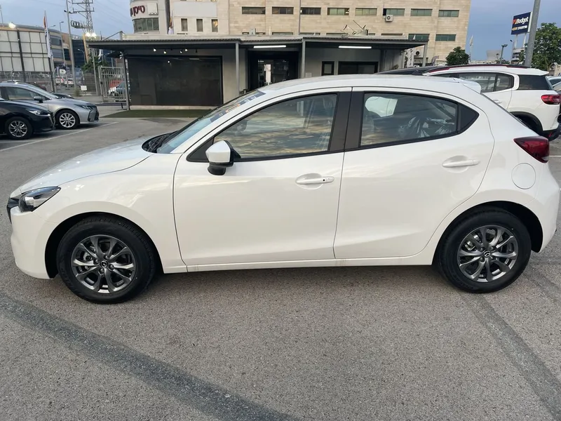 Mazda 2 nouvelle voiture, 2025
