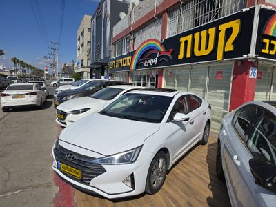 Hyundai Elantra с пробегом, 2019, частная рука