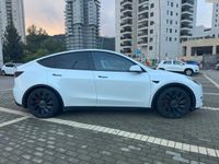 Tesla Model Y 2nd hand, 2022, private