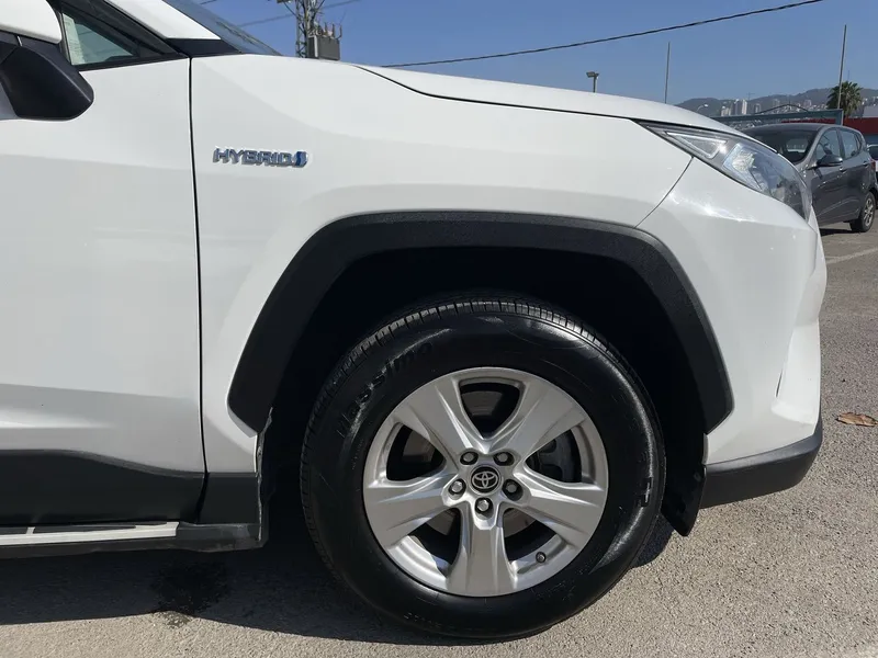 Toyota RAV4 с пробегом, 2021, частная рука