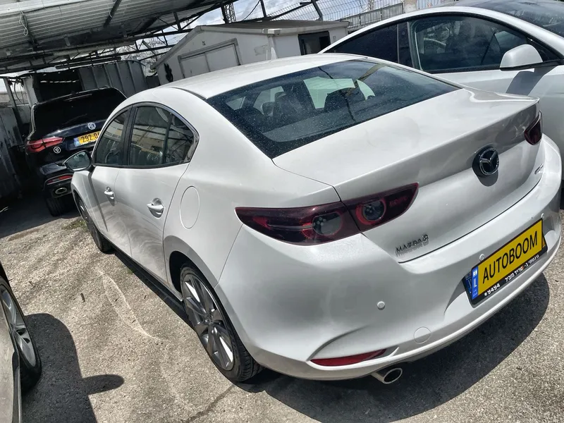 Mazda 3 2nd hand, 2021