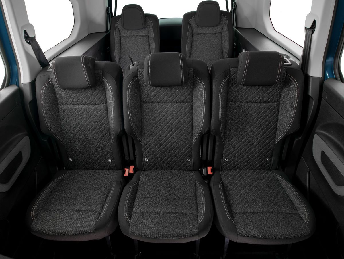 Peugeot Rifter 2023. Задние сидения. Компактвэн Лонг, 1 поколение, рестайлинг