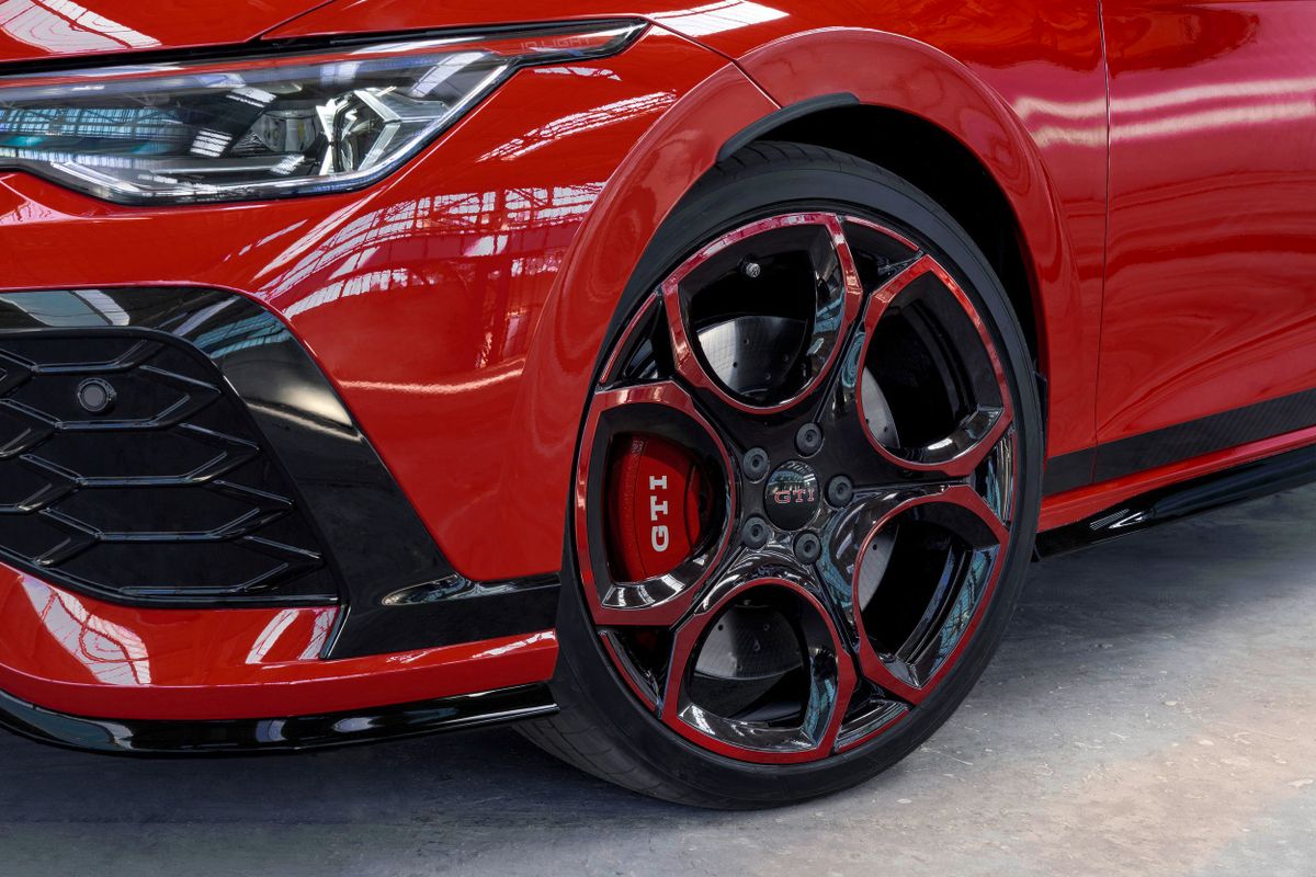 פולקסווגן גולף GTI. גלגלים.