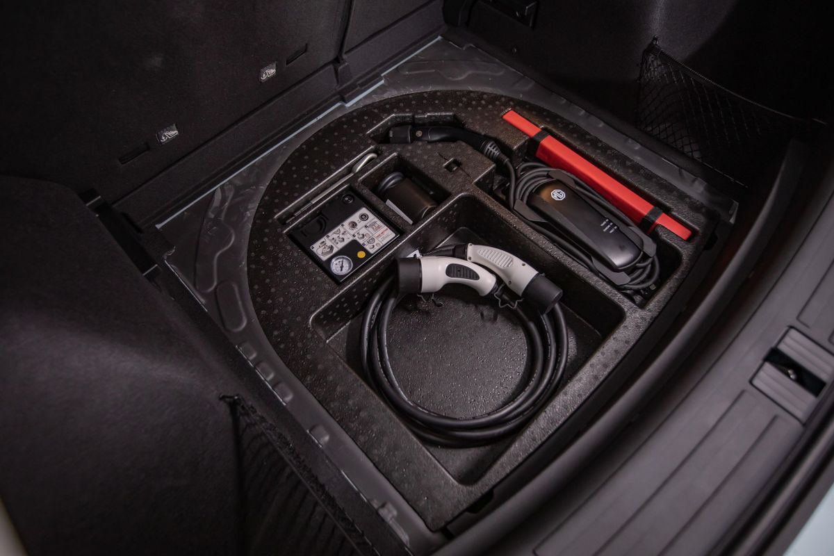 MG ZS 2017. الصندوق. SUV ٥ أبواب, 1 الجيل
