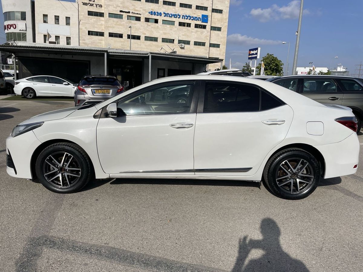 Toyota Corolla 2nd hand, 2018, private hand
