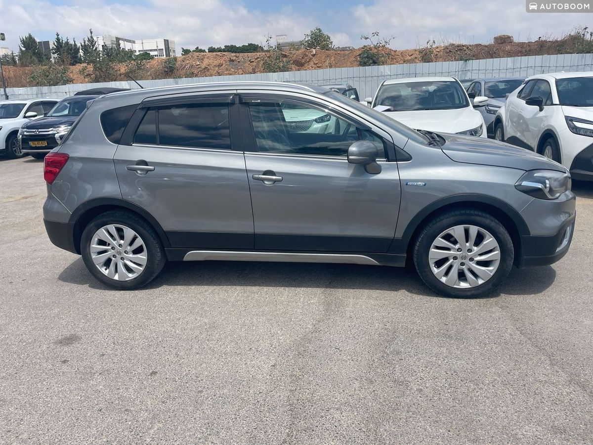 סוזוקי קרוסאובר SX4 יד 2 רכב, 2021