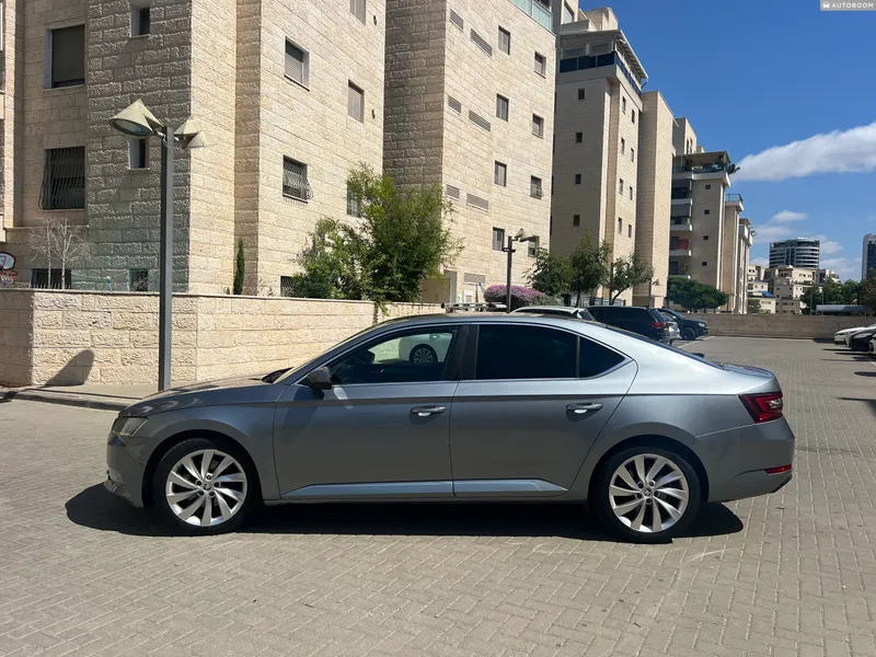 סקודה סופרב יד 2 רכב, 2018, פרטי
