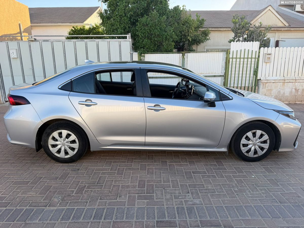 Toyota Corolla 2nd hand, 2023