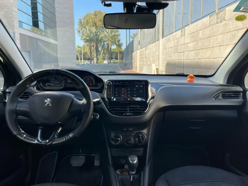 Peugeot 208 2nd hand, 2017, private hand